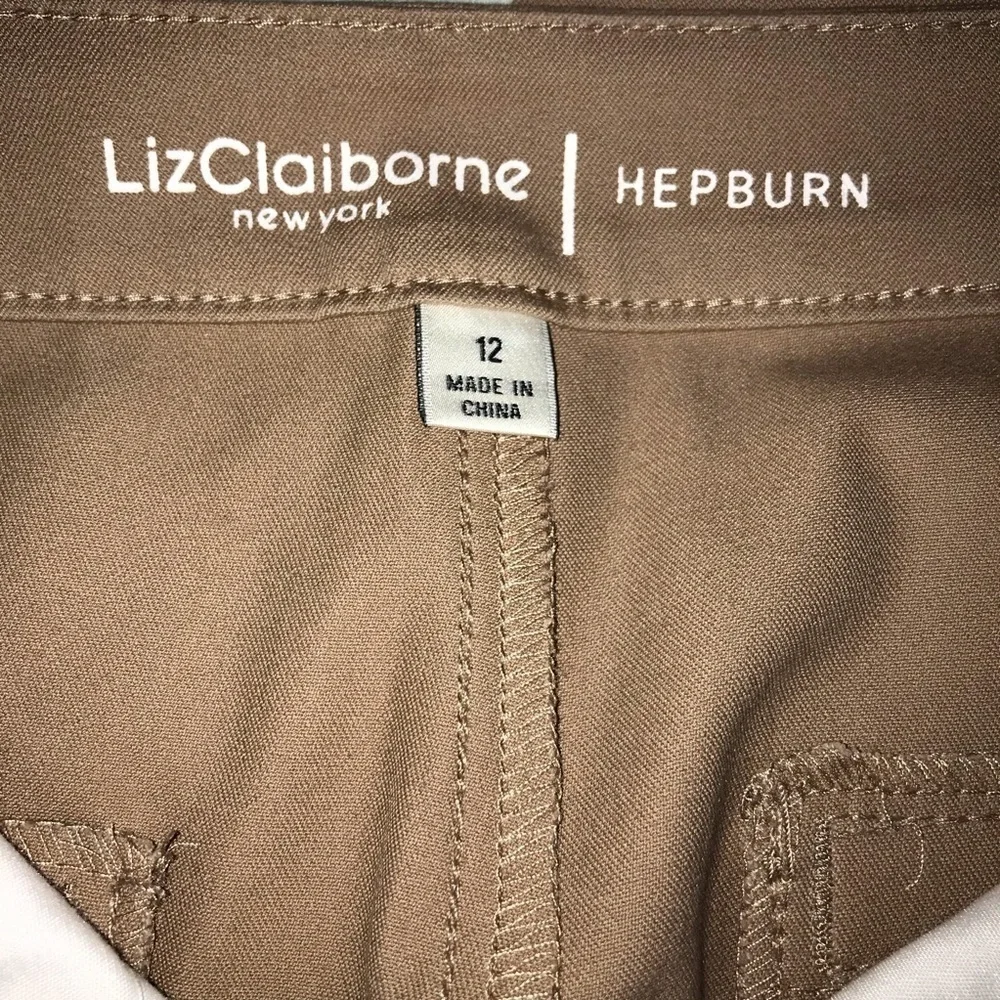 Liz Claiborne Hepburn Cropped Pant Size 12